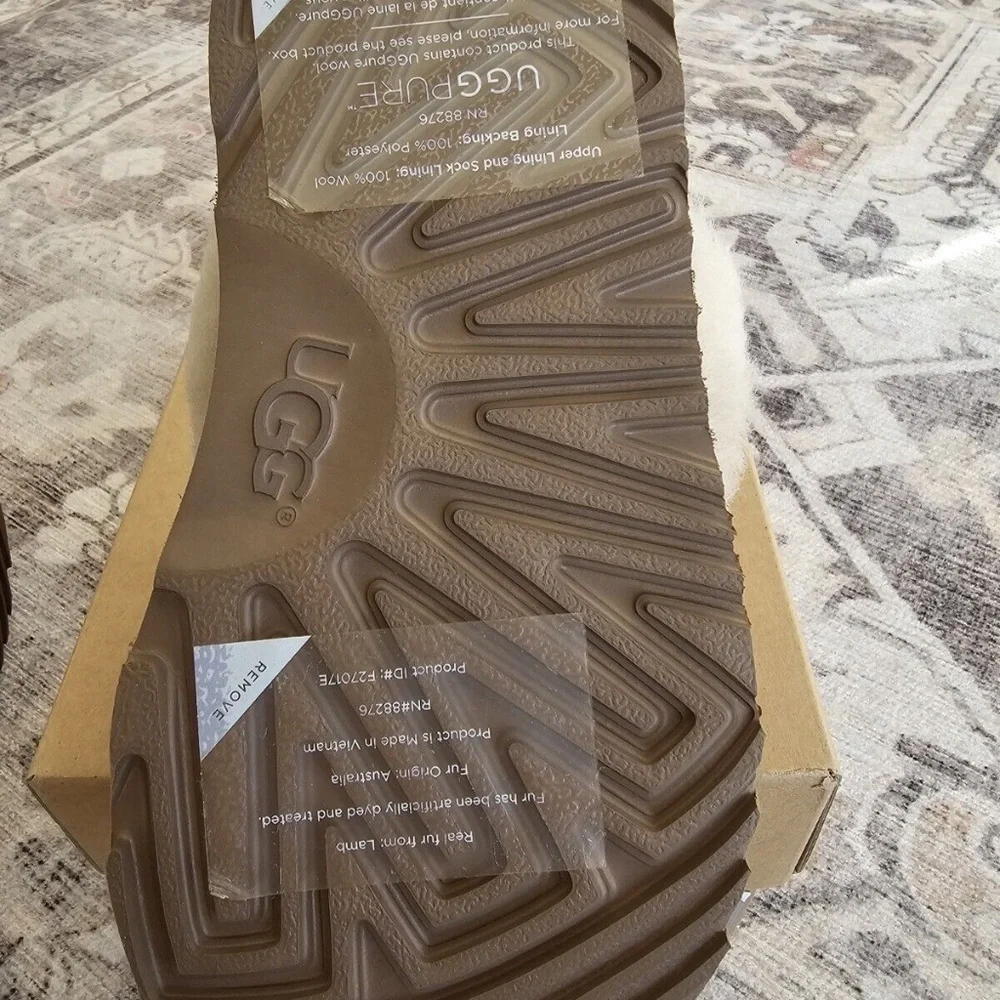 UGG kids chestnut